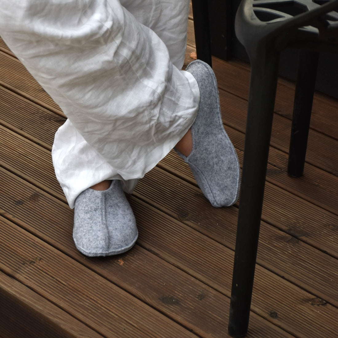 Tohkri Unisex Hausschuhe – Grau – Detailansicht 1