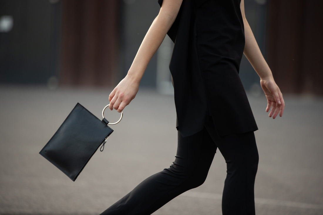 Clutch Nina mit a Ring Handle – Detailansicht 2