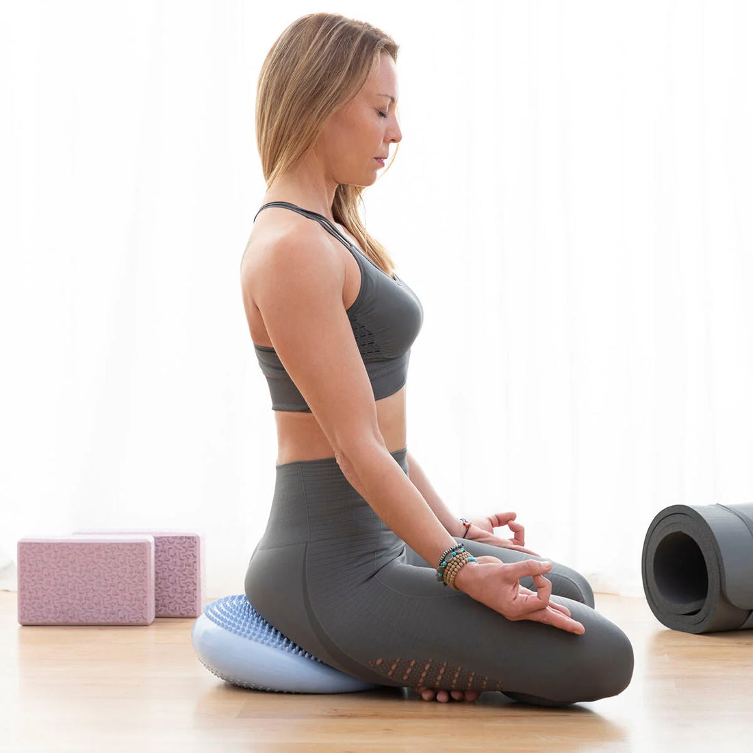 Balance-Kissen Cushport mit Pumpe – Blau – Detailansicht 2