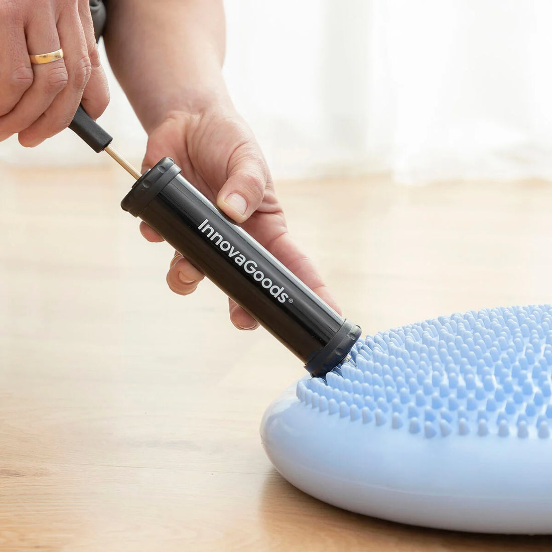 Balance-Kissen Cushport mit Pumpe – Blau – Detailansicht 3