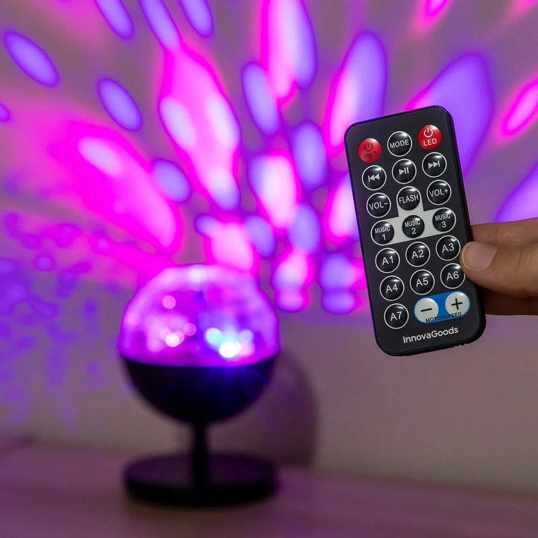 LED-Lichtprojektor Istarlyt mit Lautsprecher – Detailansicht 2
