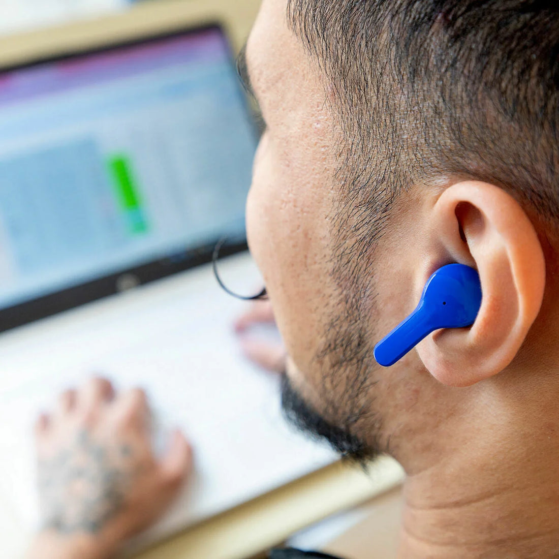 Kabellose In-Ear-Kopfhörer Blue mit Ladebox – Detailansicht 5
