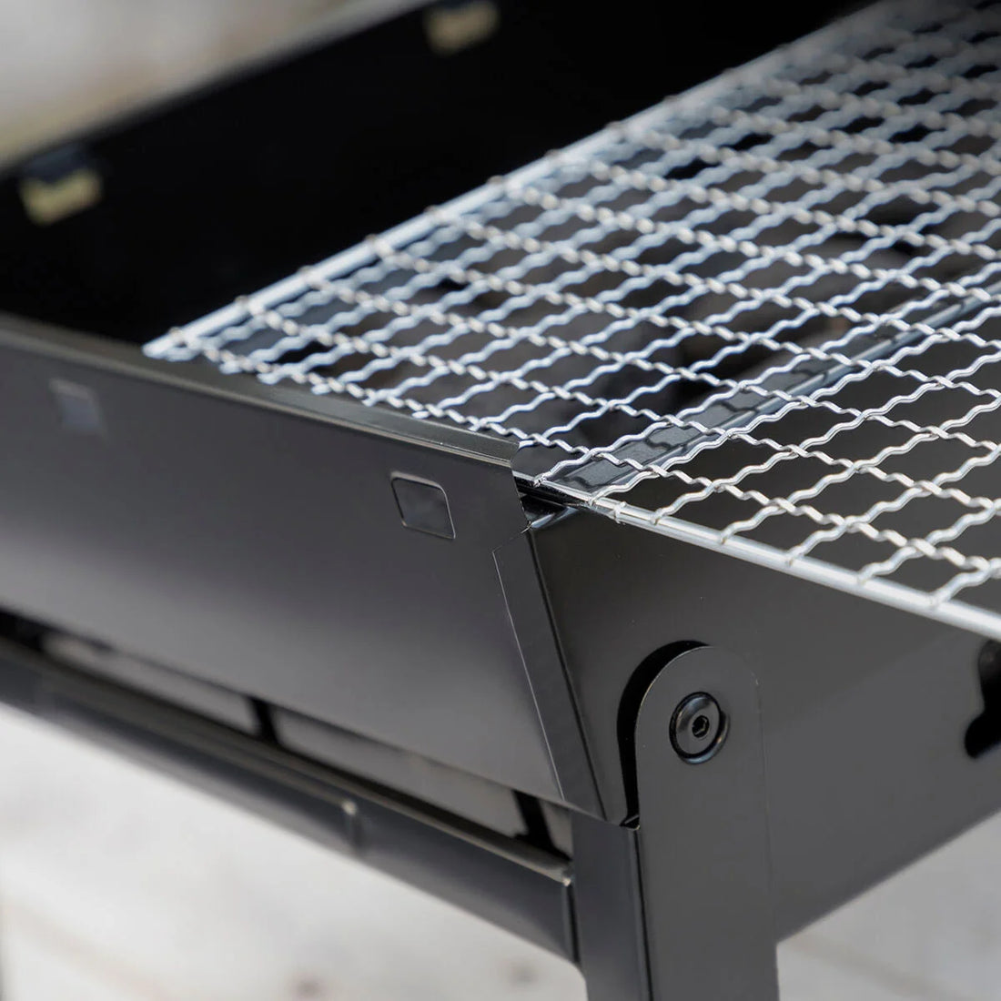 BearBQ klappbarer Holzkohlegrill – Detailansicht 4