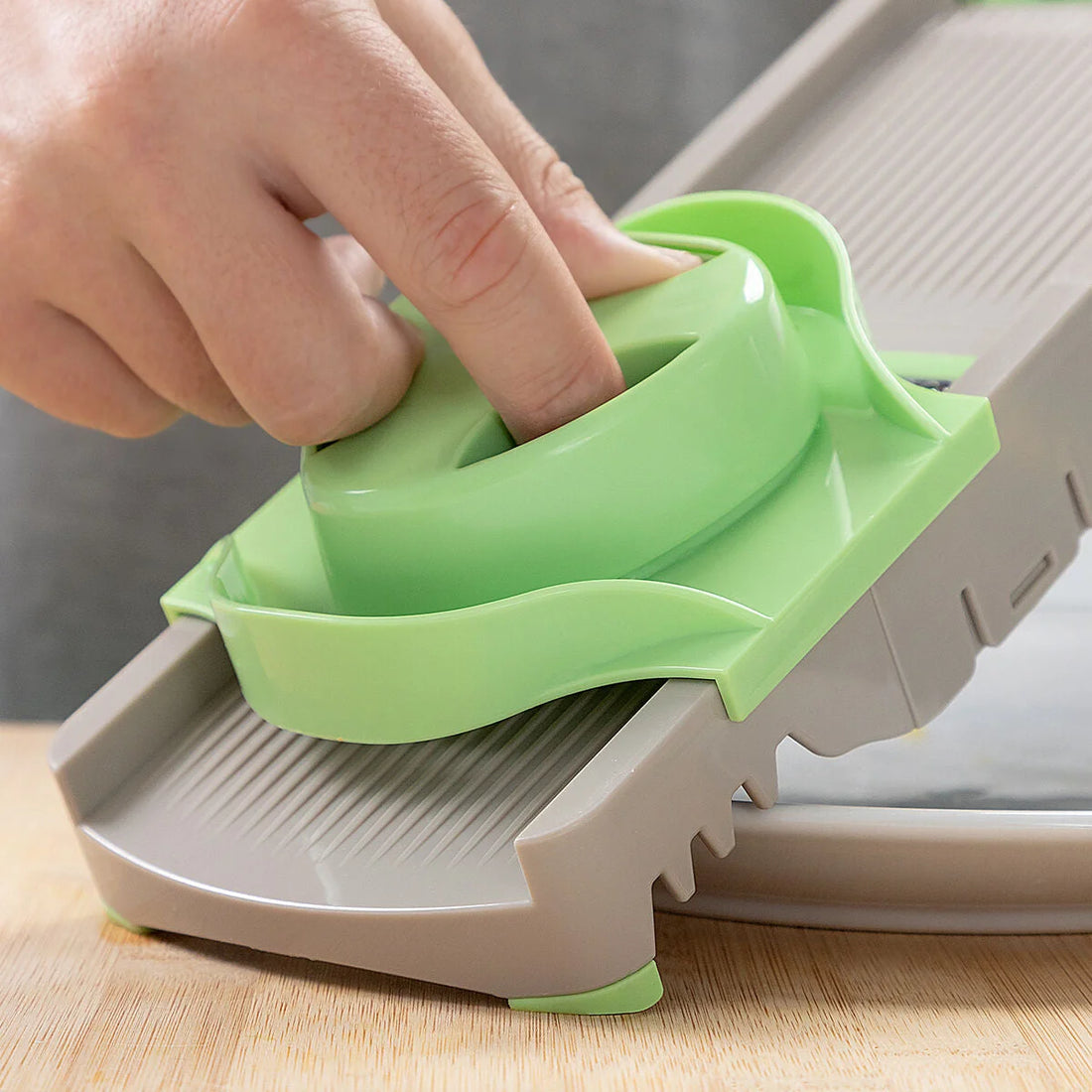 Choppie 6-in-1 Mandoline und Reibe – Detailansicht 3