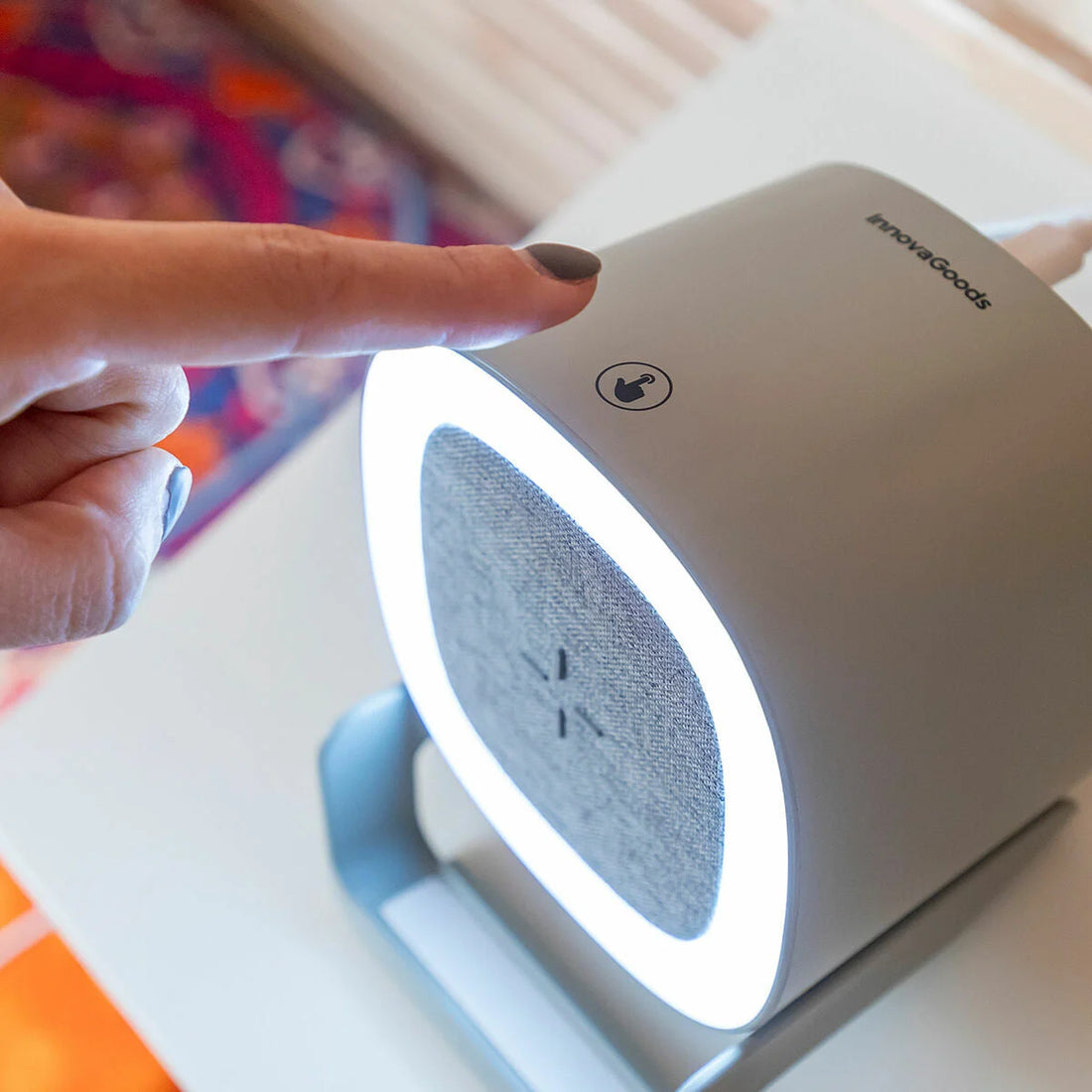 Kabelloser Lautsprecher mit Ladefunktion und LED Souwis – Detailansicht 3