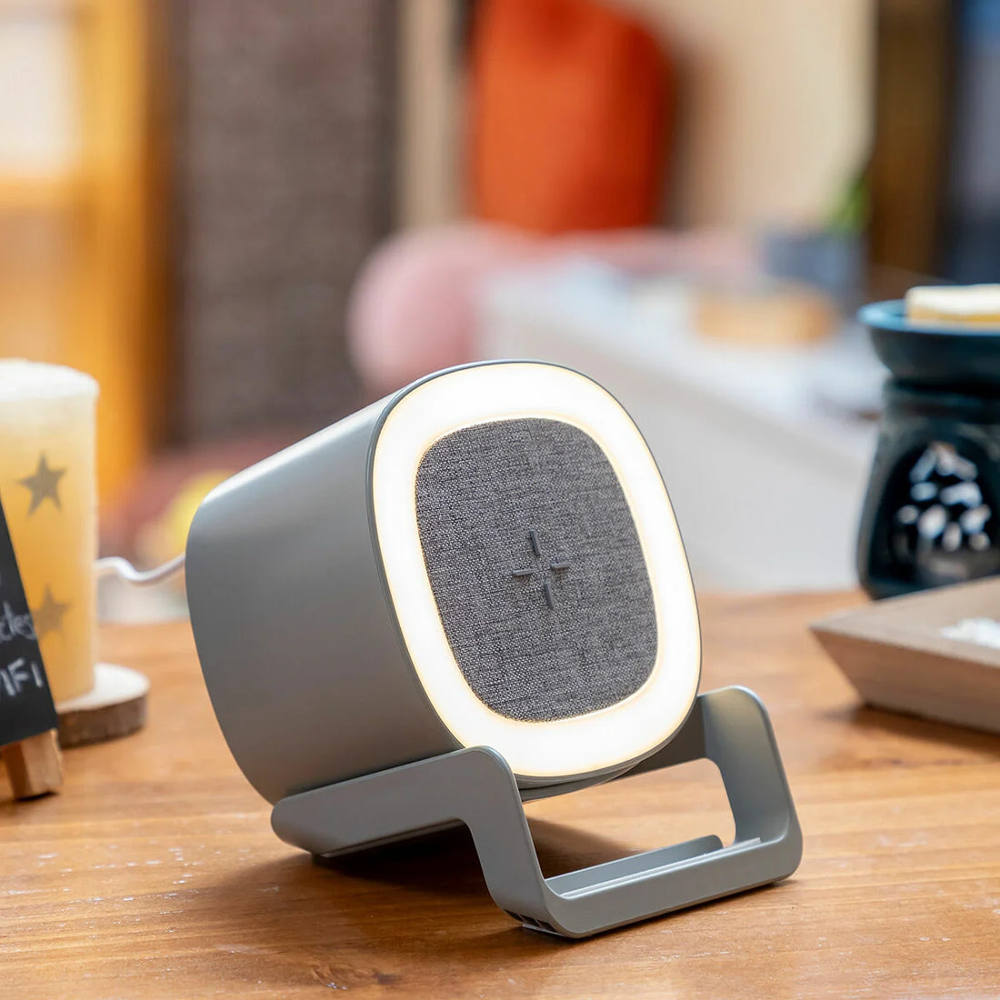 Kabelloser Lautsprecher mit Ladefunktion und LED Souwis – Detailansicht 2