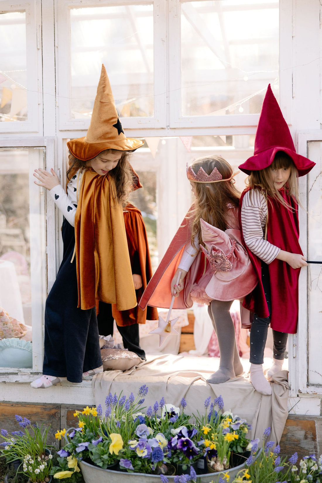Kinder-Kostümumhang – Golden Riding Hood, Gold – Detailansicht 3