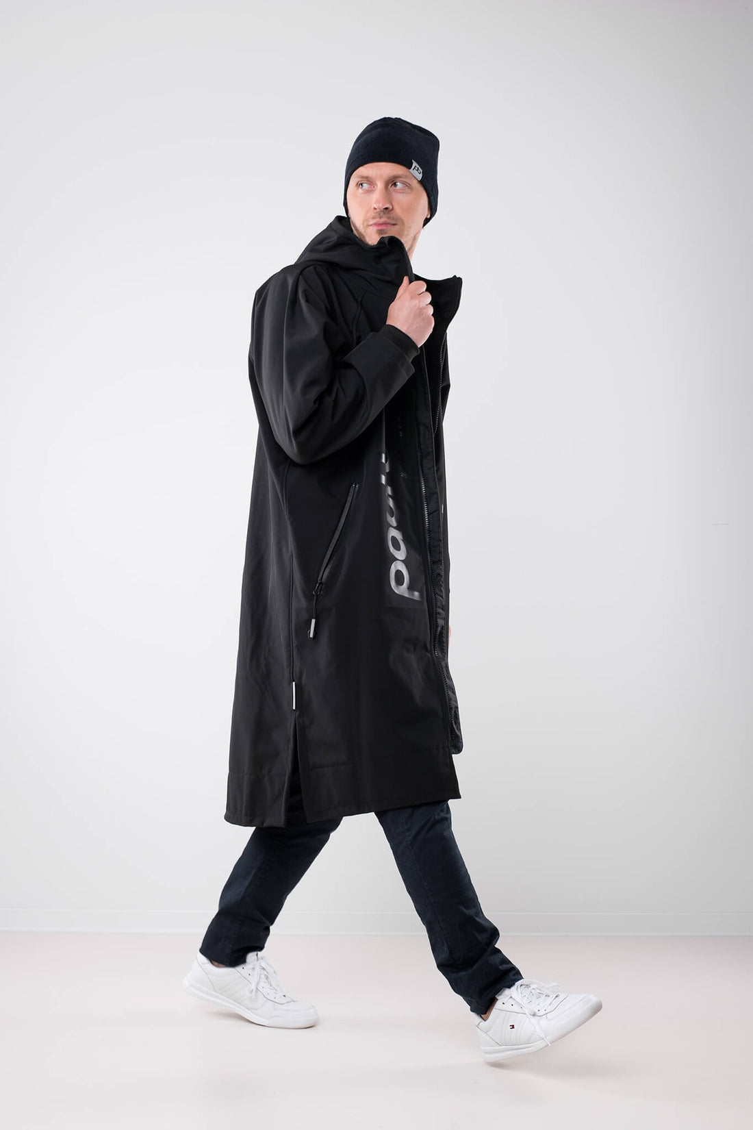 Paul Light Outdoor-Mantel – Schwarz – Detailansicht 1