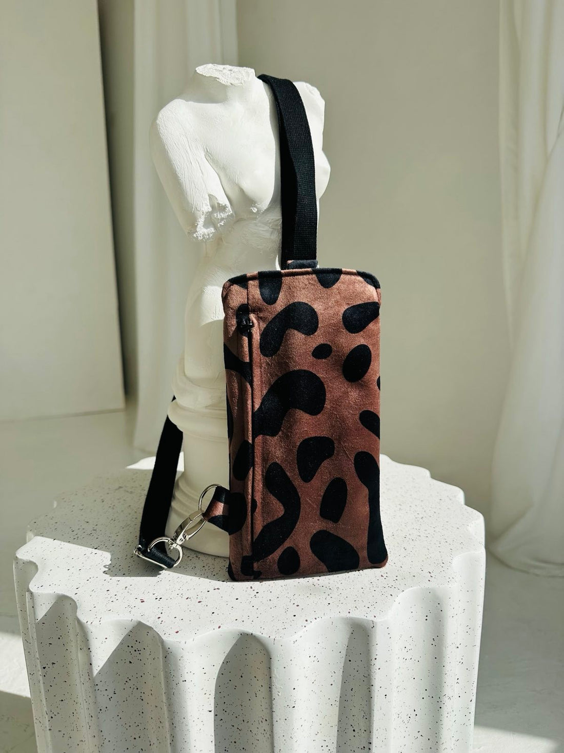 Handytasche – Classic Leopard – Detailansicht 3