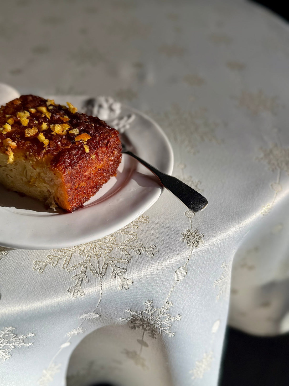 Runde Tischdecke – Golden Snowfall – Detailansicht 4