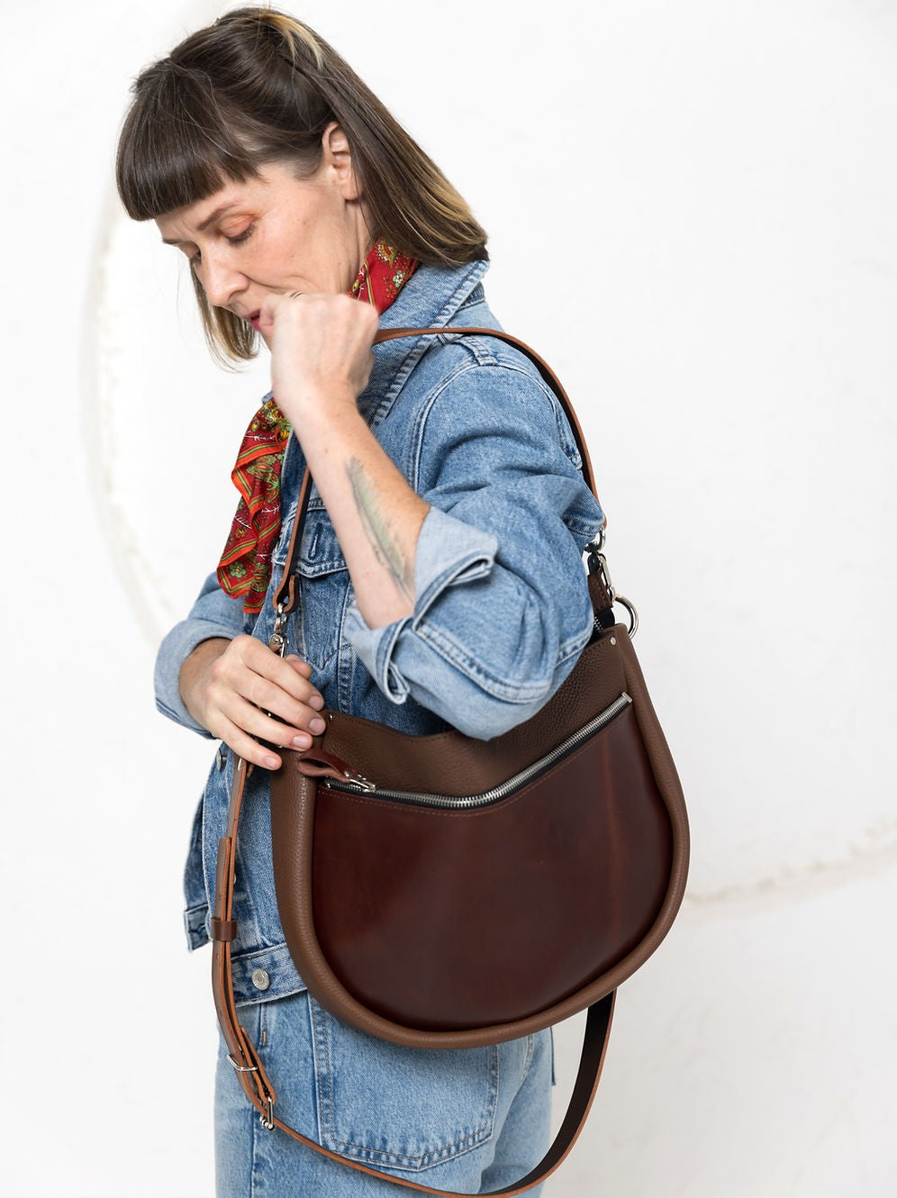 Lederhandtasche STELLA – Braun & Cognac – Detailansicht 4
