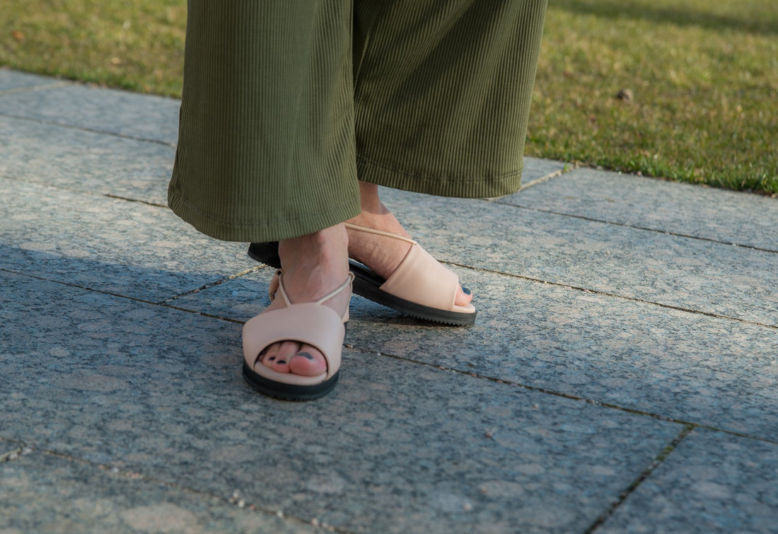 TOKU Berlin Sandalen – Nude – Detailansicht 1
