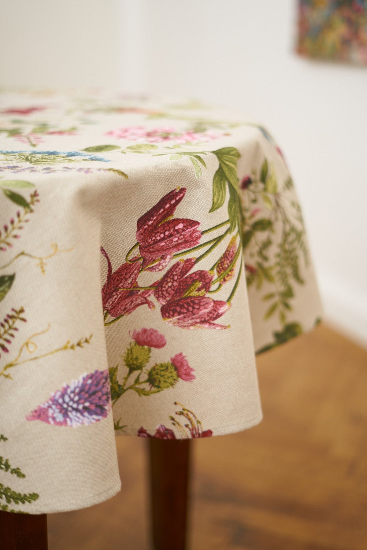 Runde Tischdecke mit Blumenmuster – Botanico – Produktansicht 2