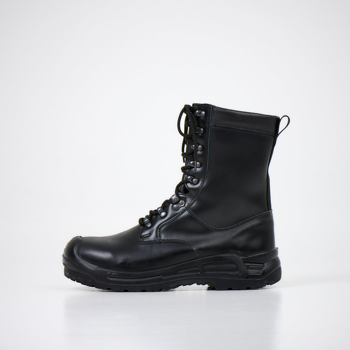 749402100 Lederstiefel mit Vibram-Sohle