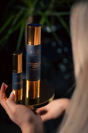 Straffende Augencreme mit Hyaluronsäure und Blütenextrakten, 15 ml
