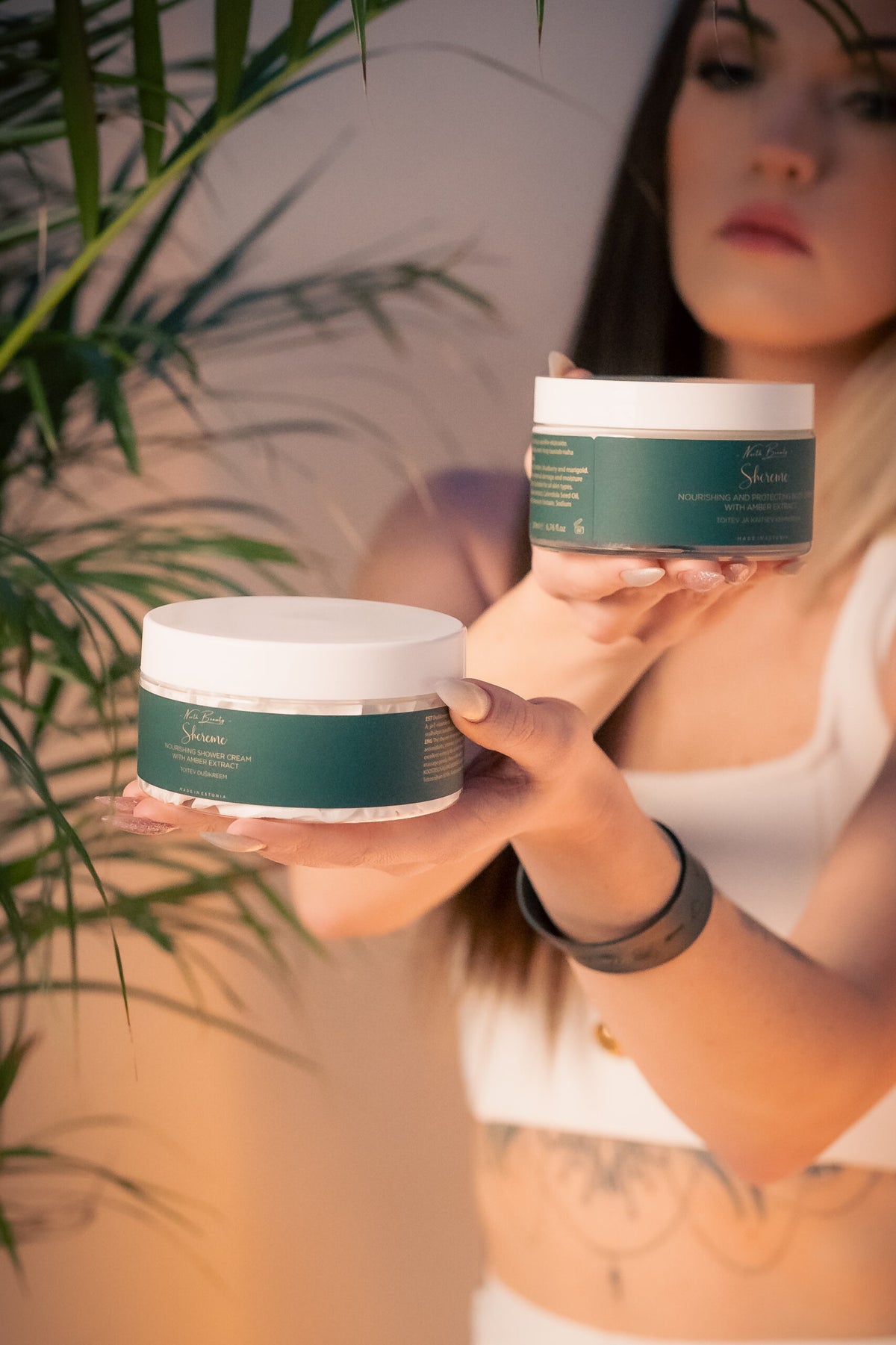Nährende Duschcreme mit Bernsteinextrakt, 300 ml – Produktansicht 2