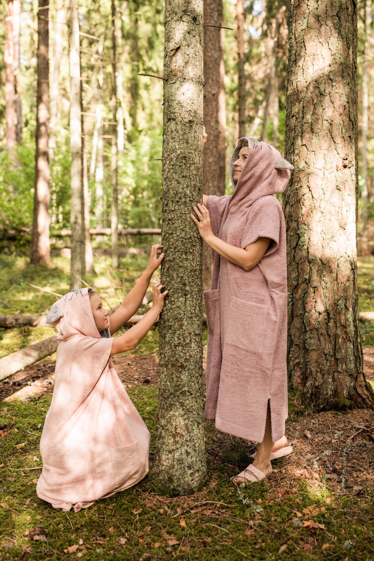 RÄTT CAT Badeponcho für Erwachsene und Kinder im Wald