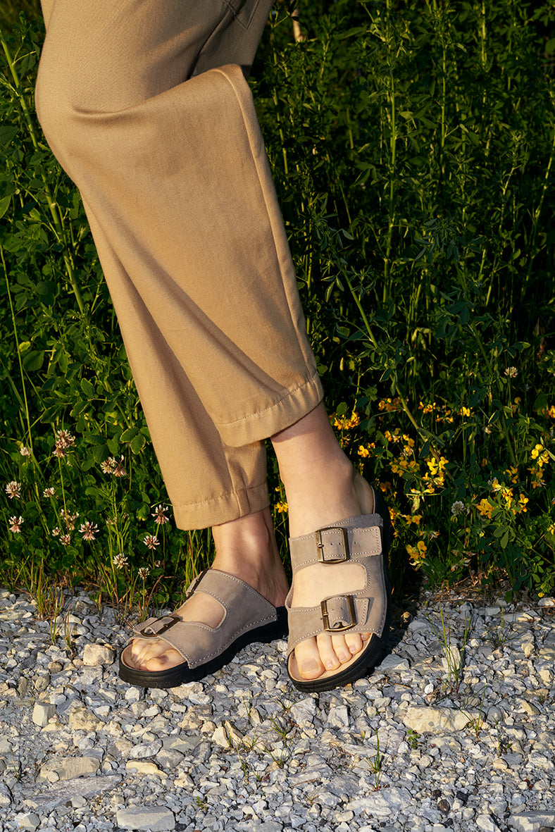 Meeliku Leder Sandalen – Grau – Detailansicht 1