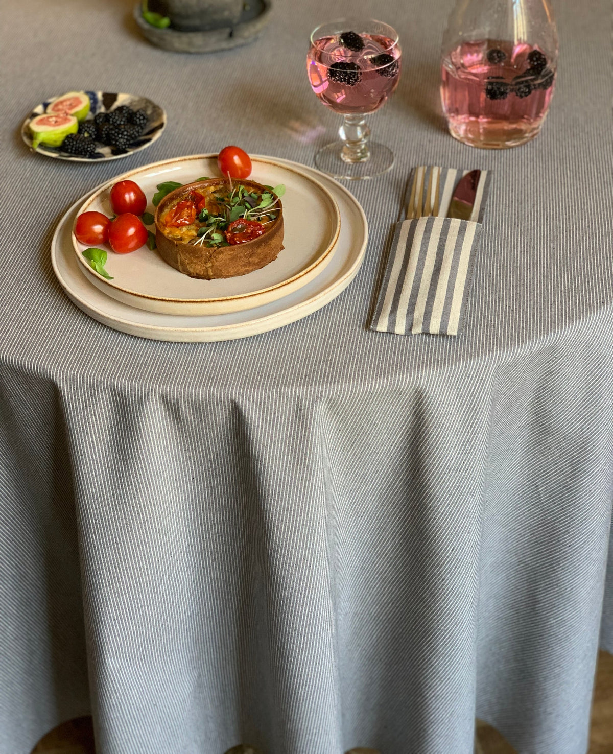 Runde Tischdecke aus recyceltem Stoff – Nord 2 – Produktansicht 3