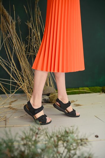 Liiva Damen Leder Sandalen – Schwarz – Produktansicht 3