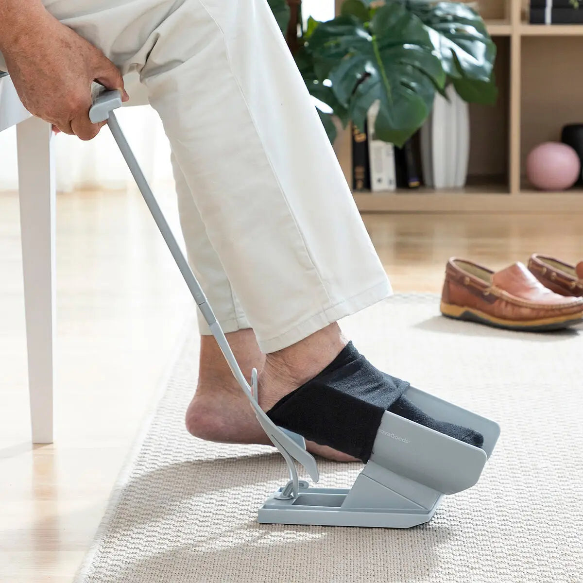Innovatives Wohlfühlerlebnis - Socken- und Schuhanzieher Shoeasy bei AWK Flagship e.U.