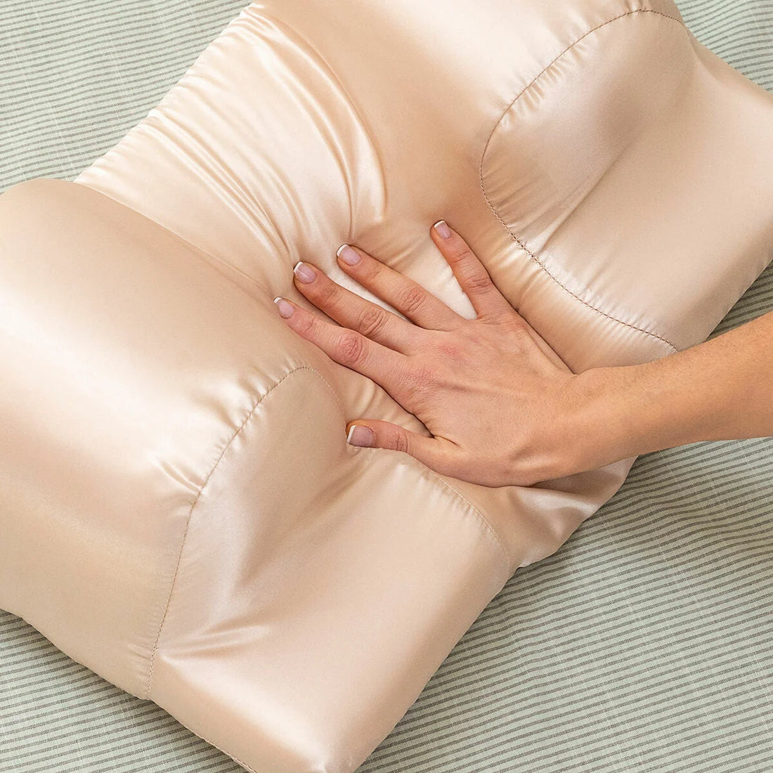 Youthlow ergonomisches Nackenkissen mit Satinbezug – Detailansicht 4