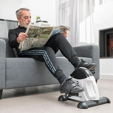 Fipex Pedaltrainer beim Beintraining im Sitzen