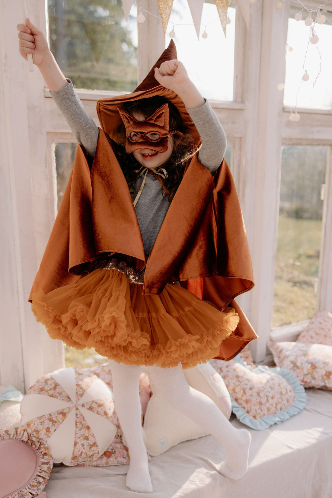 Kinder-Kostümumhang – Ginger Riding Hood, Orange – Detailansicht 2
