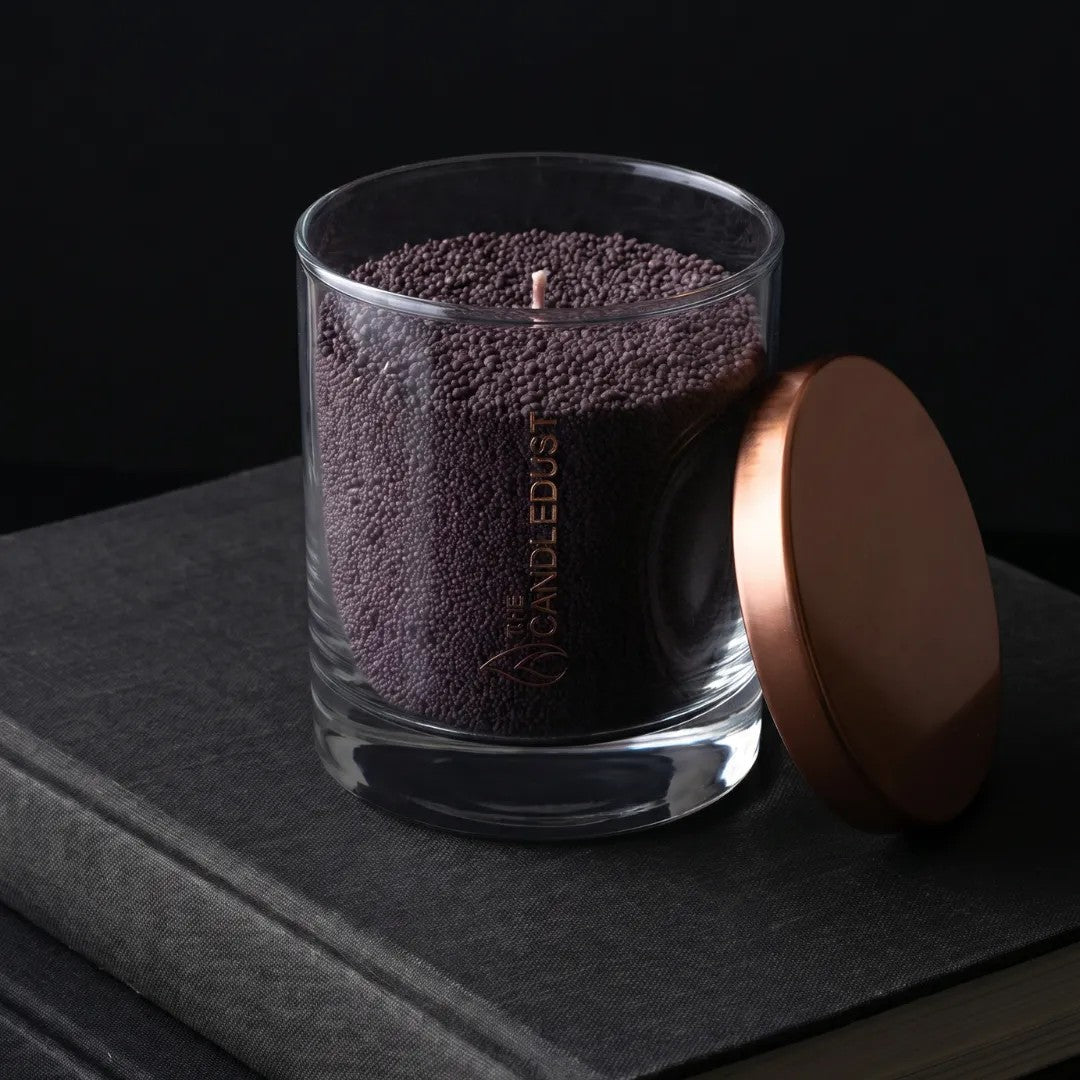 Duftfreie Kerze im Glas Dunkelflieder 160 g – Produktansicht 2