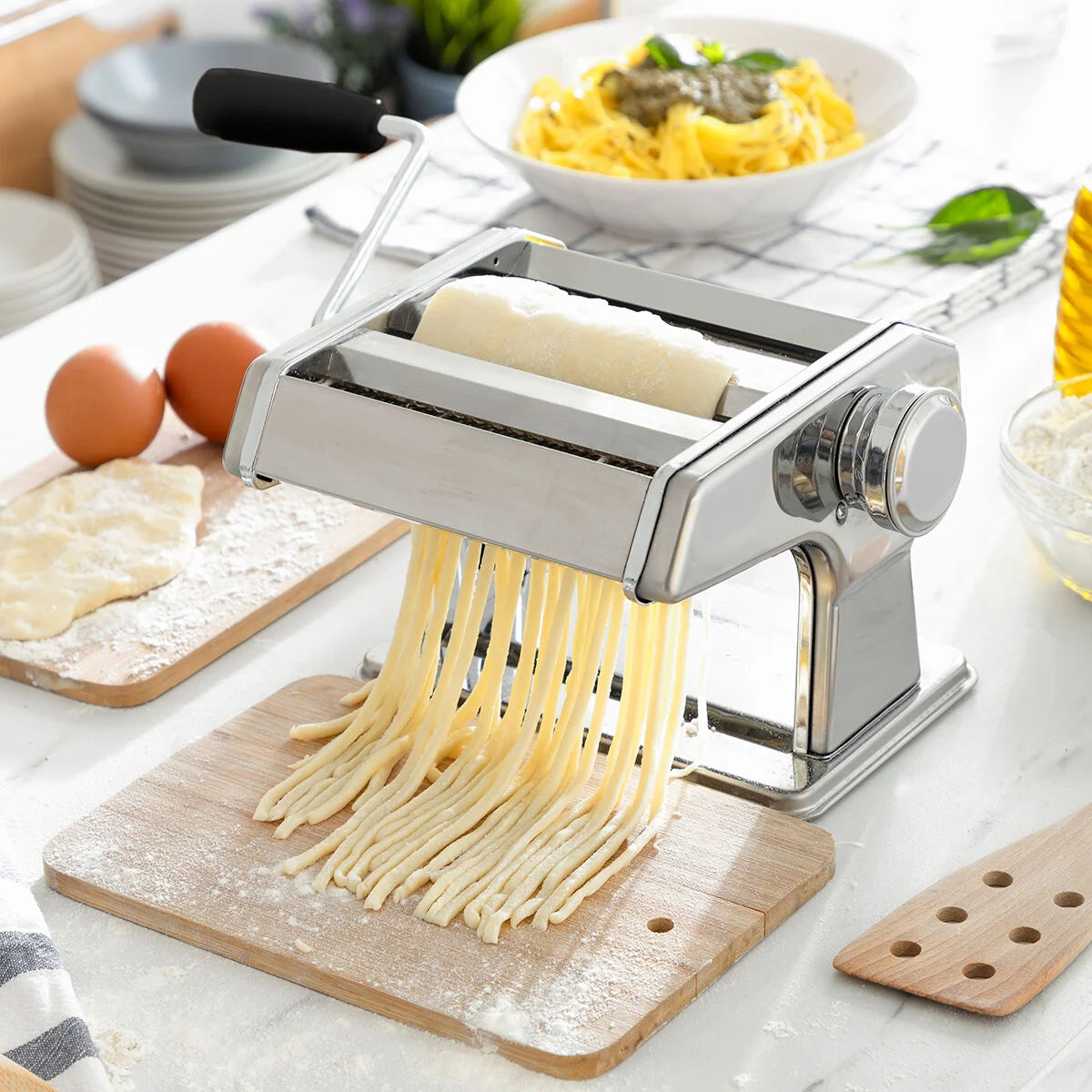 Manuelle Nudelmaschine Frashta mit 3 Walzen – Produktansicht 2