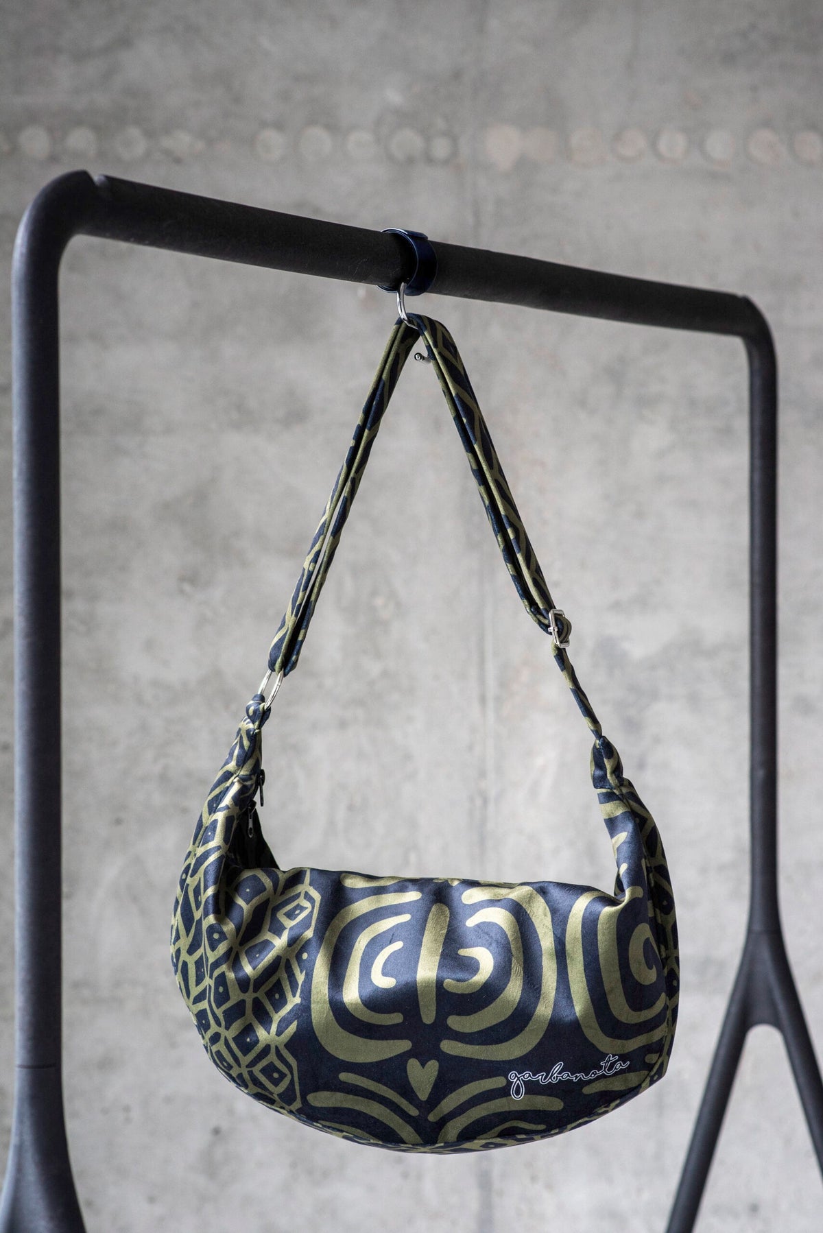 Hobo-Handtasche – Khaki-Muster – Produktansicht 5
