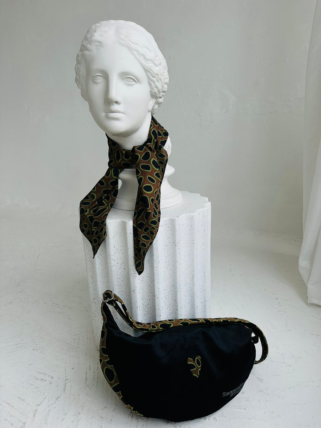 Hobo-Handtasche – Leopard Heart – Detailansicht 3