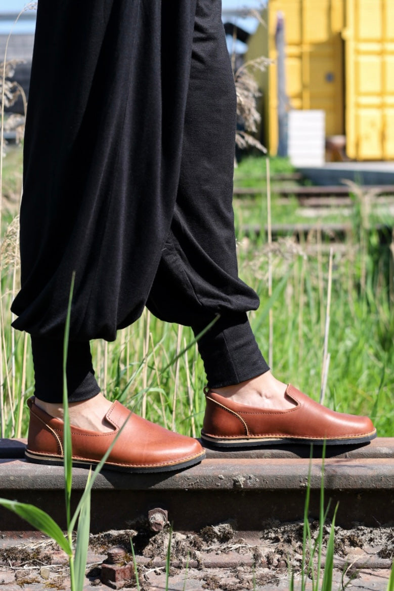 London Classic Schuhe im TOKU-Stil – Braun – Produktansicht 3