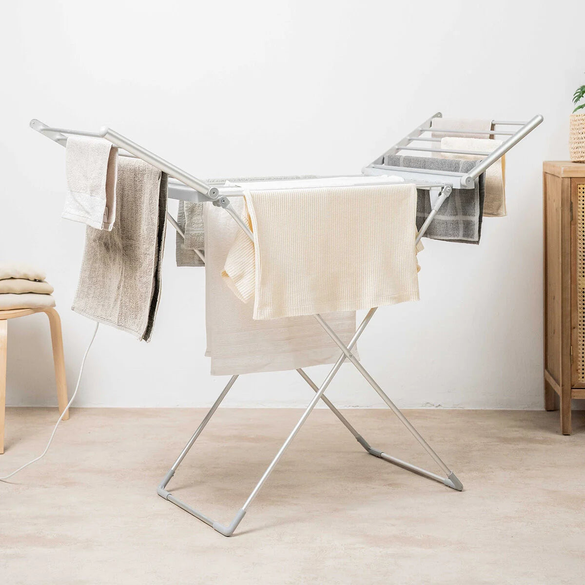 InnovaGoods elektrischer Wäscheständer mit Flügeln