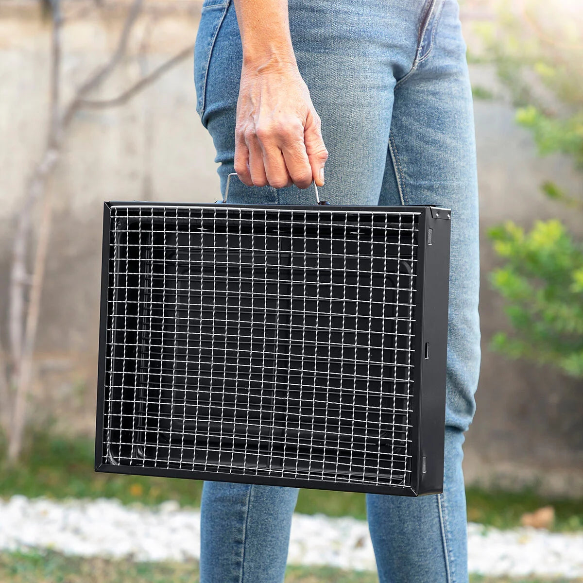 BearBQ klappbarer Holzkohlegrill – Produktansicht 2