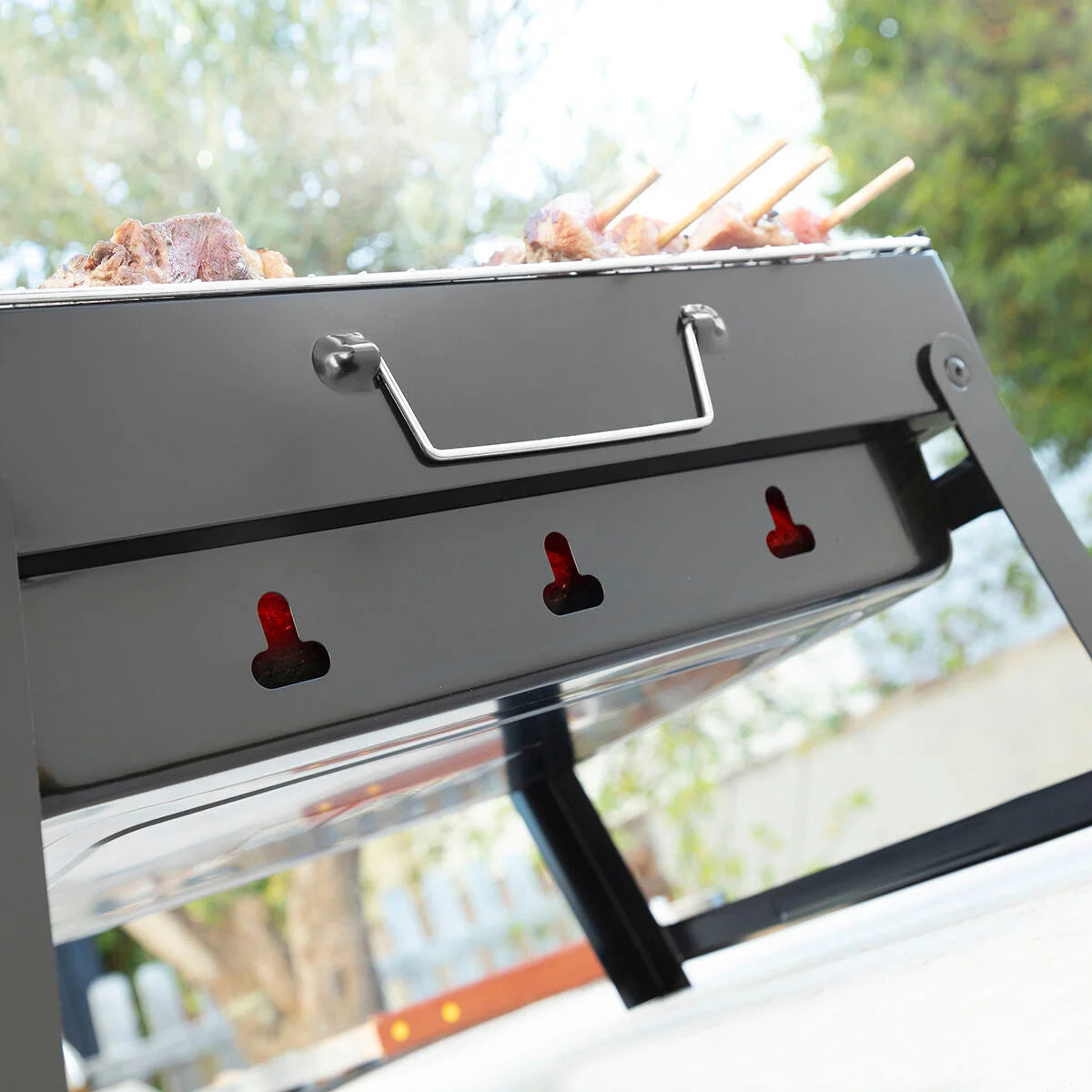 BearBQ klappbarer Holzkohlegrill – Produktansicht 3
