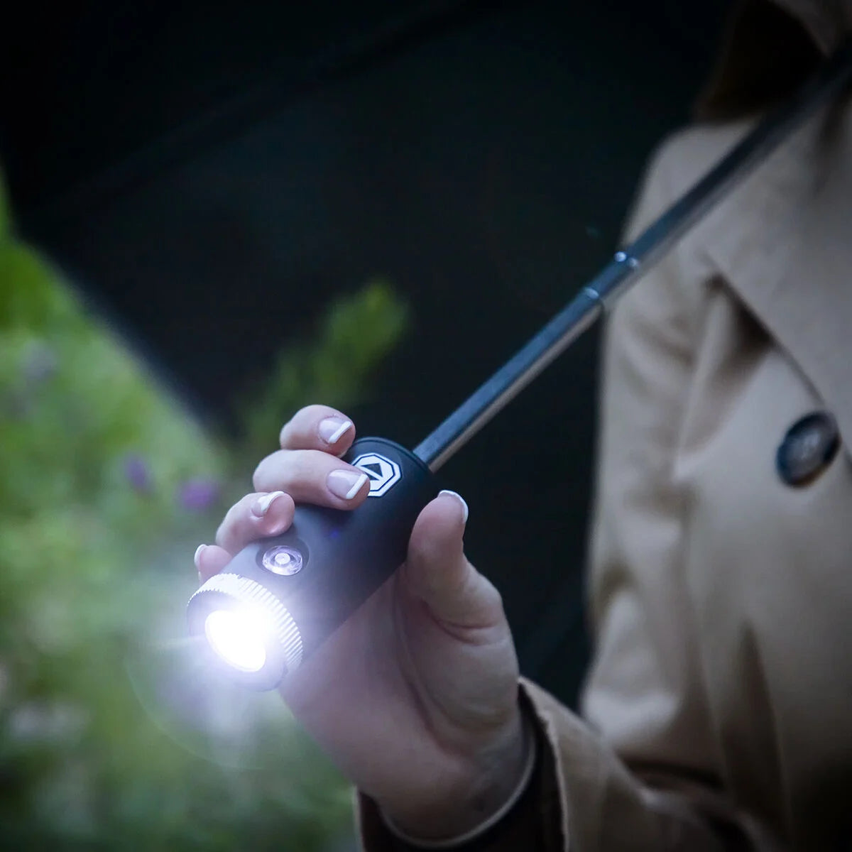 Regenschirm mit umgekehrter Faltung und mit LED Folbrella – Produktansicht 4