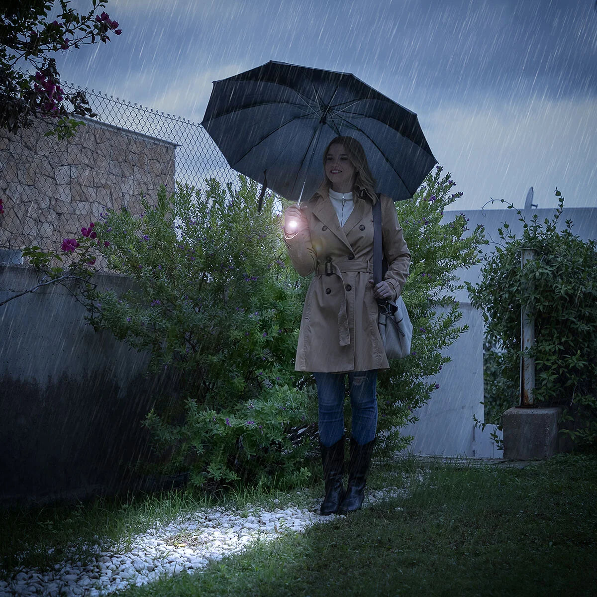 Regenschirm mit umgekehrter Faltung und mit LED Folbrella – Produktansicht 2