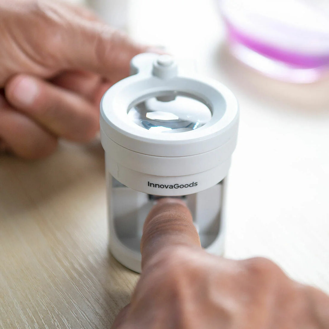 Nagelknipser Clail mit LED, Lupe und Feile – Detailansicht 2
