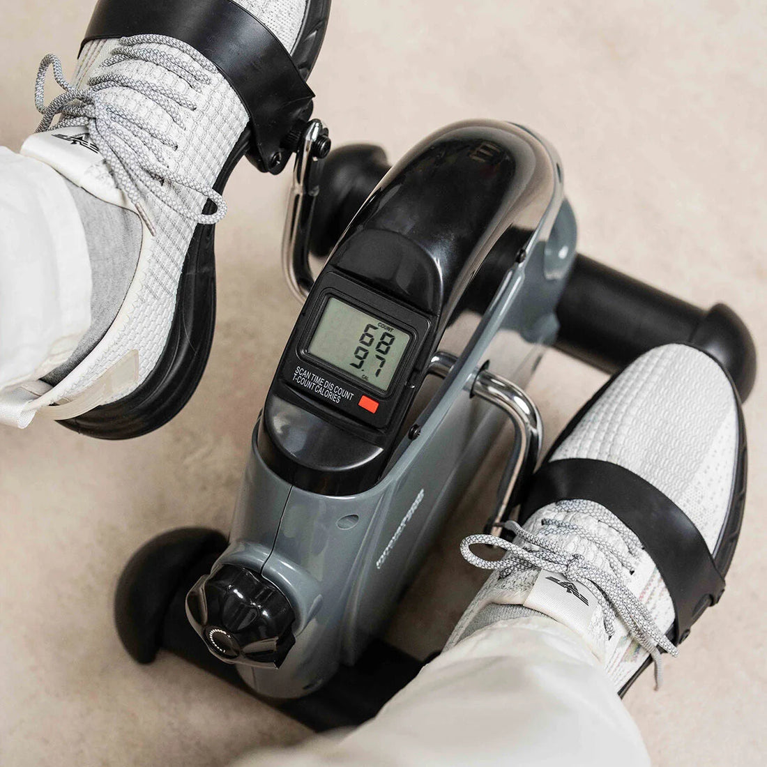 Velora 2100 Pedaltrainer für Arme und Beine – Detailansicht 2