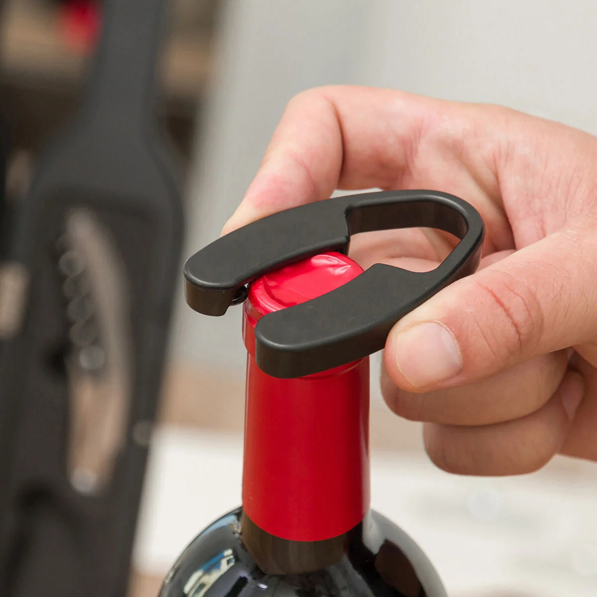 5-teiliges Weinzubehör-Set in Flaschenoptik – Produktansicht 2