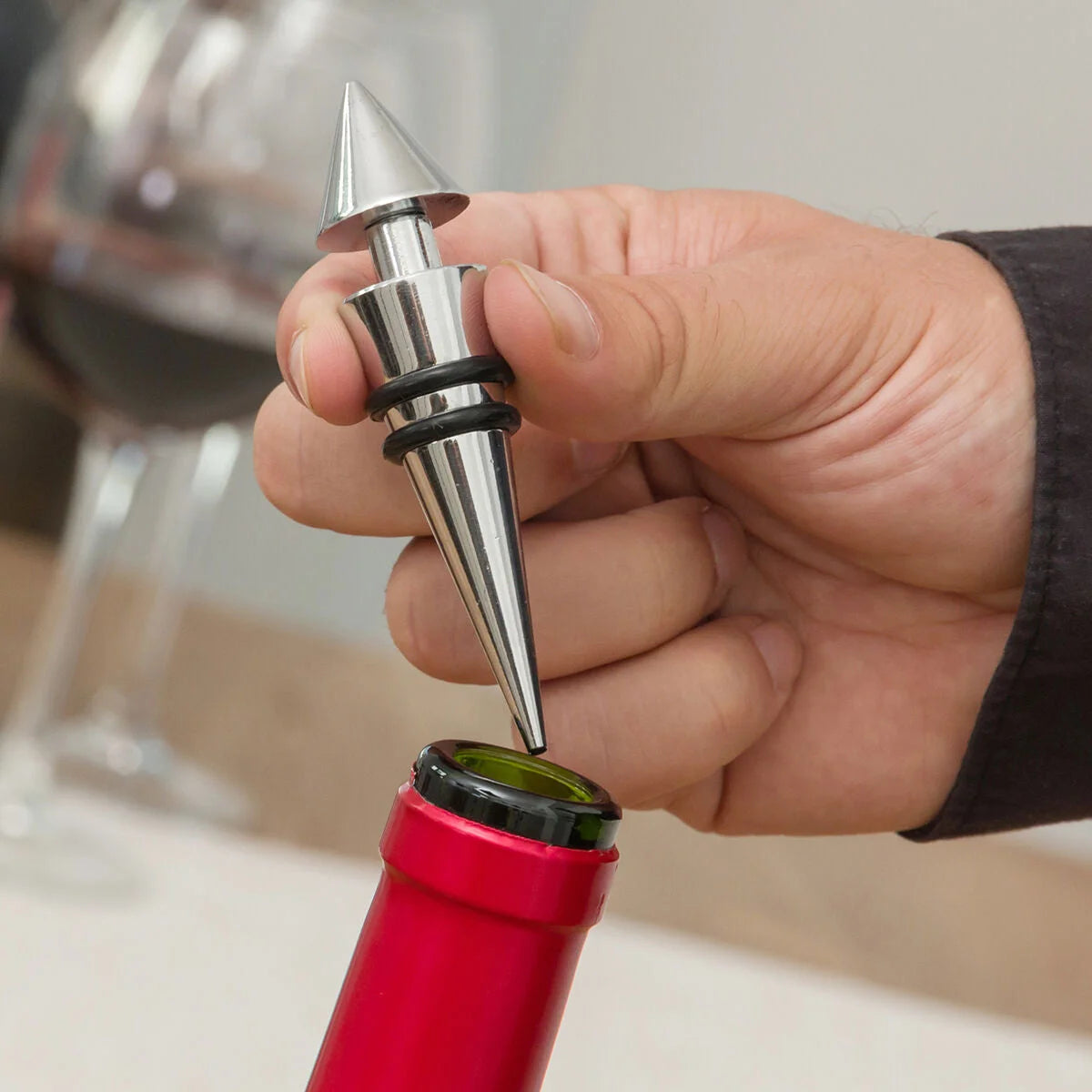 5-teiliges Weinzubehör-Set in Flaschenoptik – Produktansicht 4