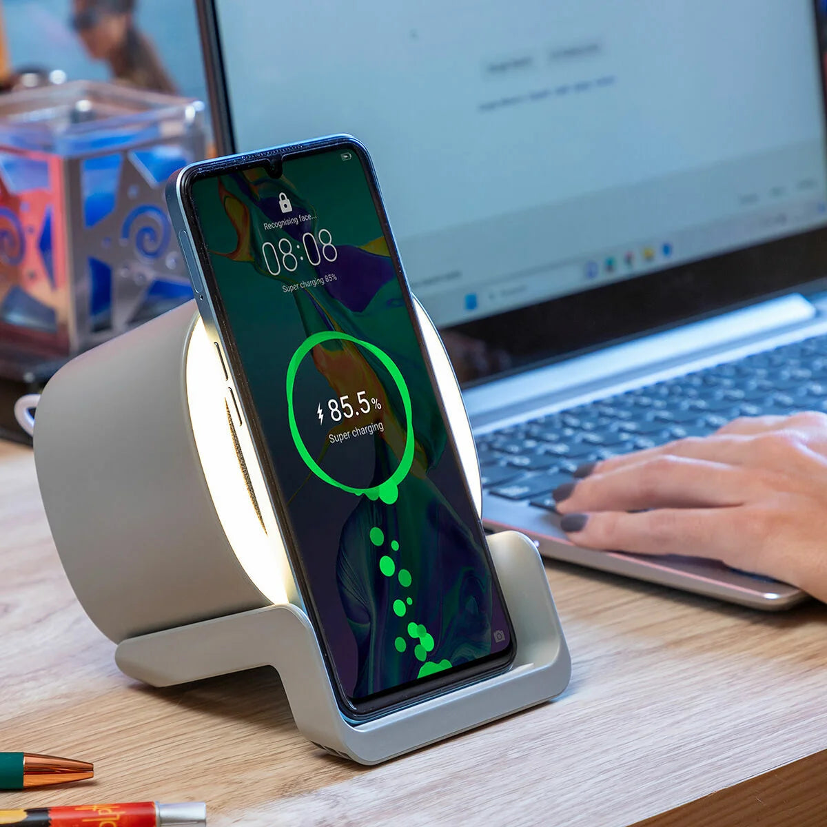 Kabelloser Lautsprecher mit Ladefunktion und LED Souwis – Produktansicht 2