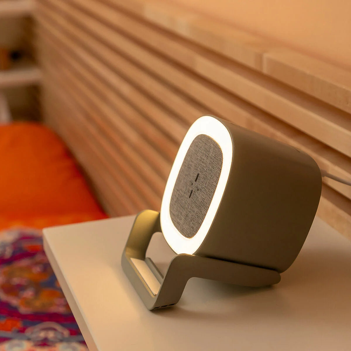 Kabelloser Lautsprecher mit Ladefunktion und LED Souwis – Produktansicht 5