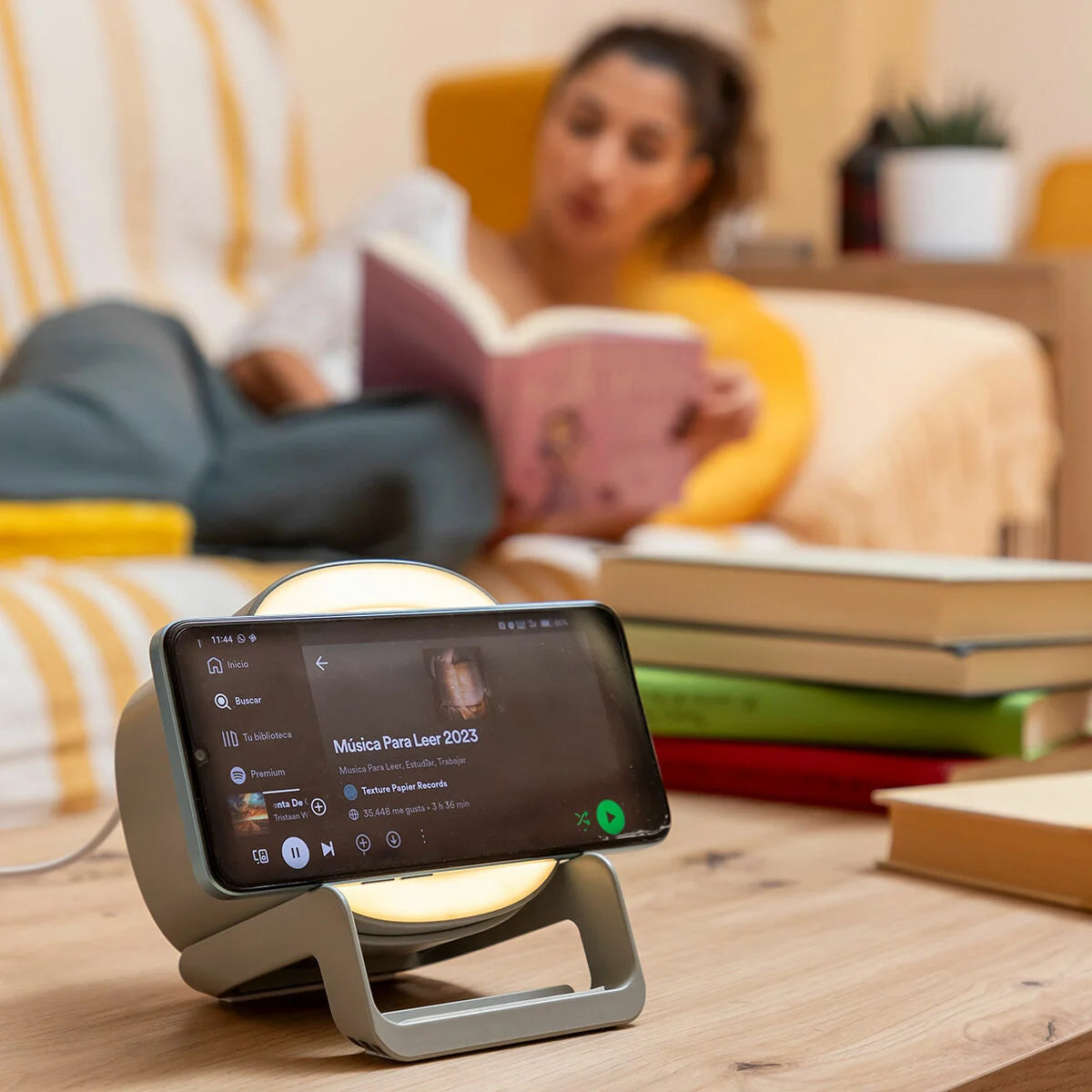 Kabelloser Lautsprecher mit Ladefunktion und LED Souwis – Produktansicht 4