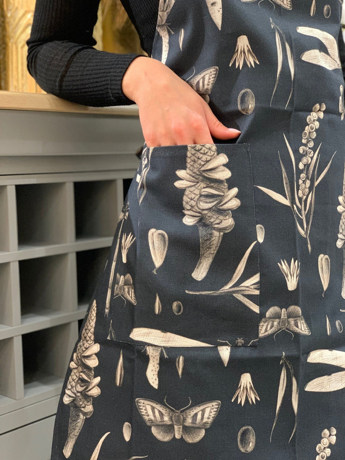 Damenschürze – Seeds Carbon – Detailansicht 2