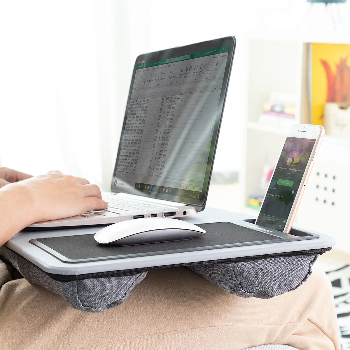 Deskion Laptop-Tisch mit XL-Kissen und Mauspad – Produktansicht 2