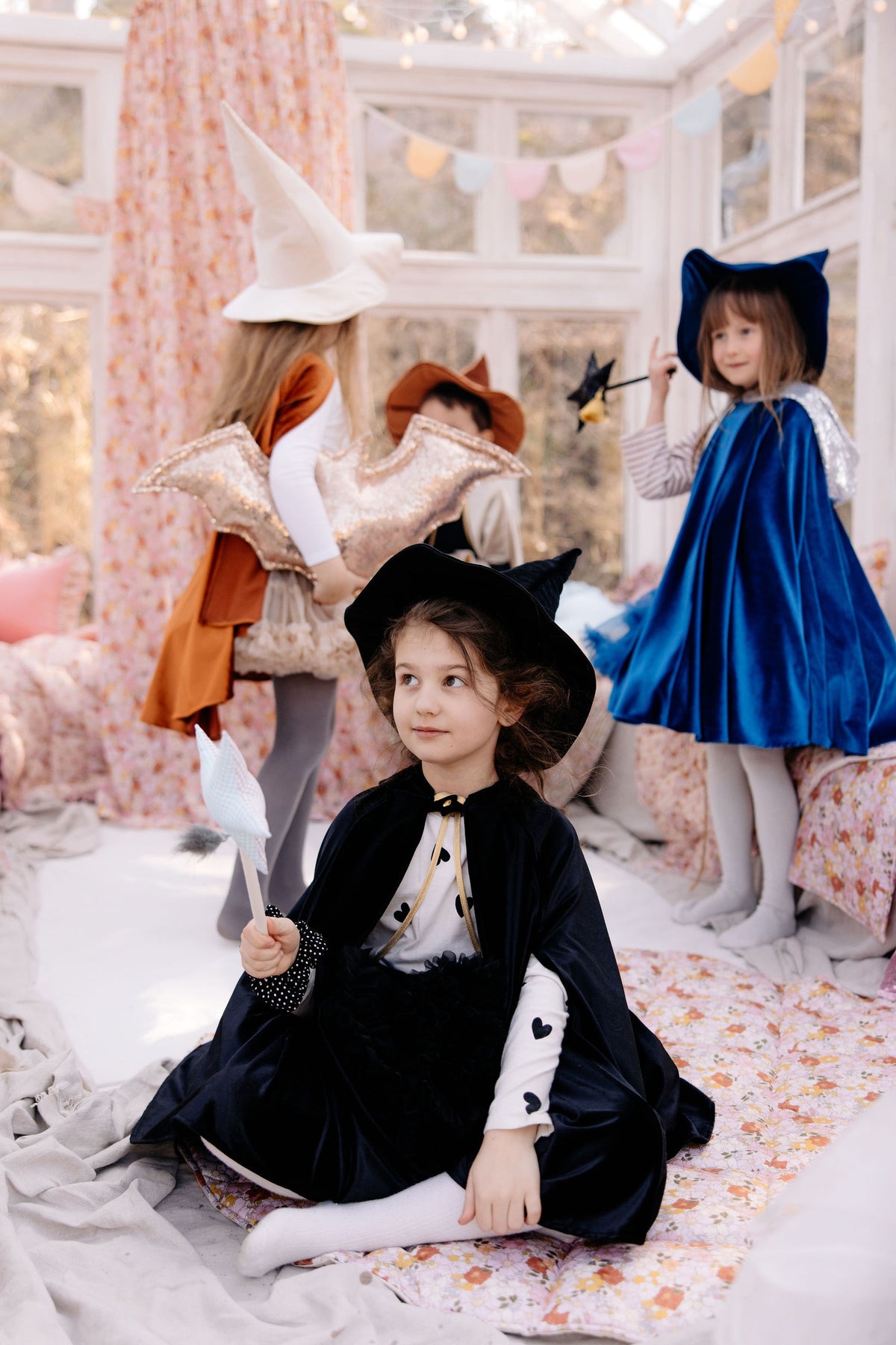 Kinder-Kostümumhang – Black Riding Hood, Schwarz – Produktansicht 3