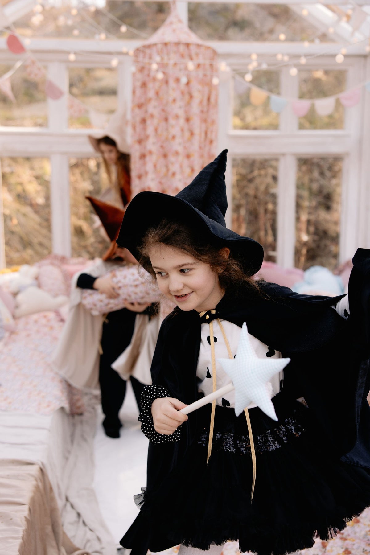 Kinder-Kostümumhang – Black Riding Hood, Schwarz – Produktansicht 4