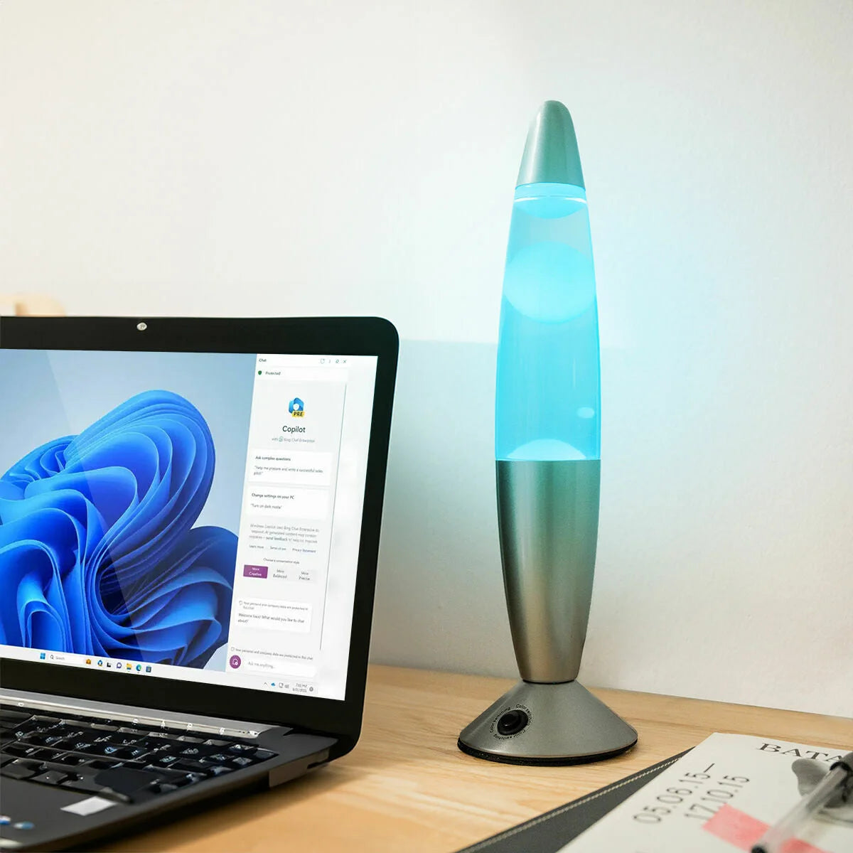 Kolemp LED-Lavalampe mit 7 Lichtfarben – Produktansicht 2